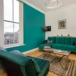 Shambles Suites In The Centre Of York, Sleeps 16