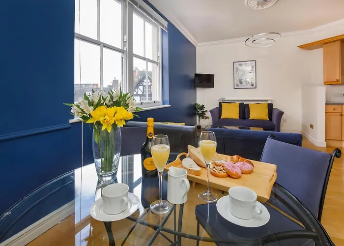 Shambles Suites In The Centre Of York, Sleeps 16