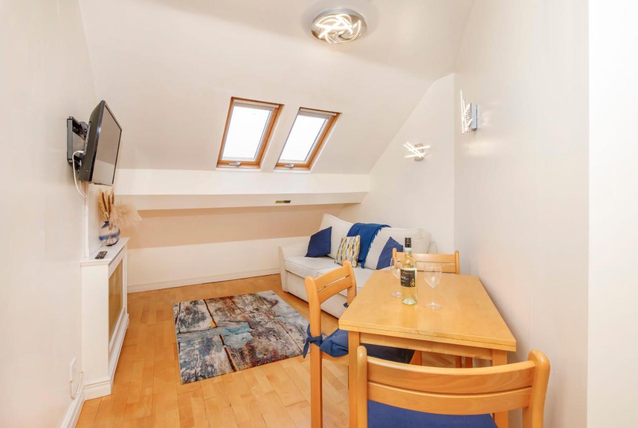 Shambles In The Centre Of York, Sleeps 16 * York