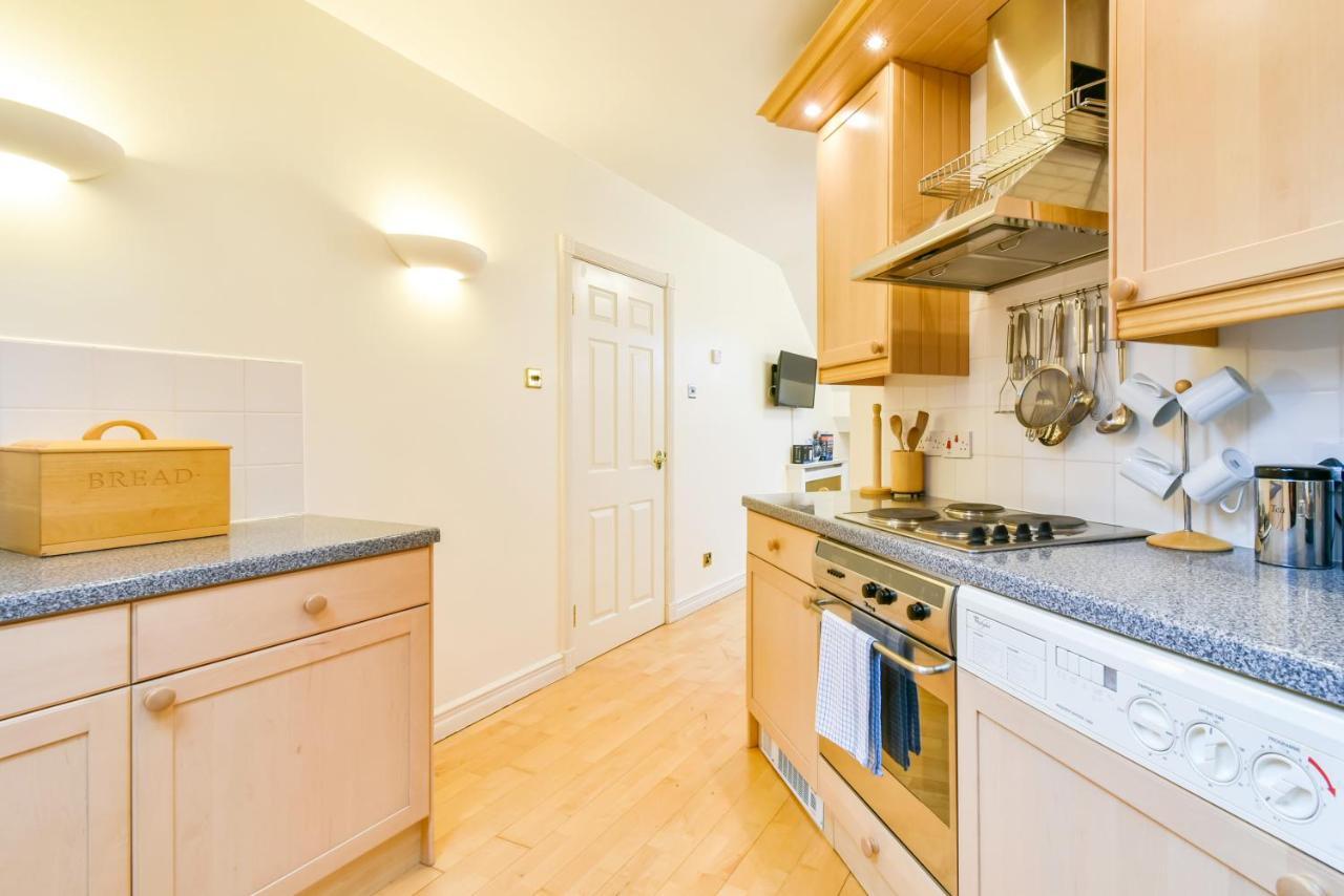 Shambles In The Centre Of York, Sleeps 16 York