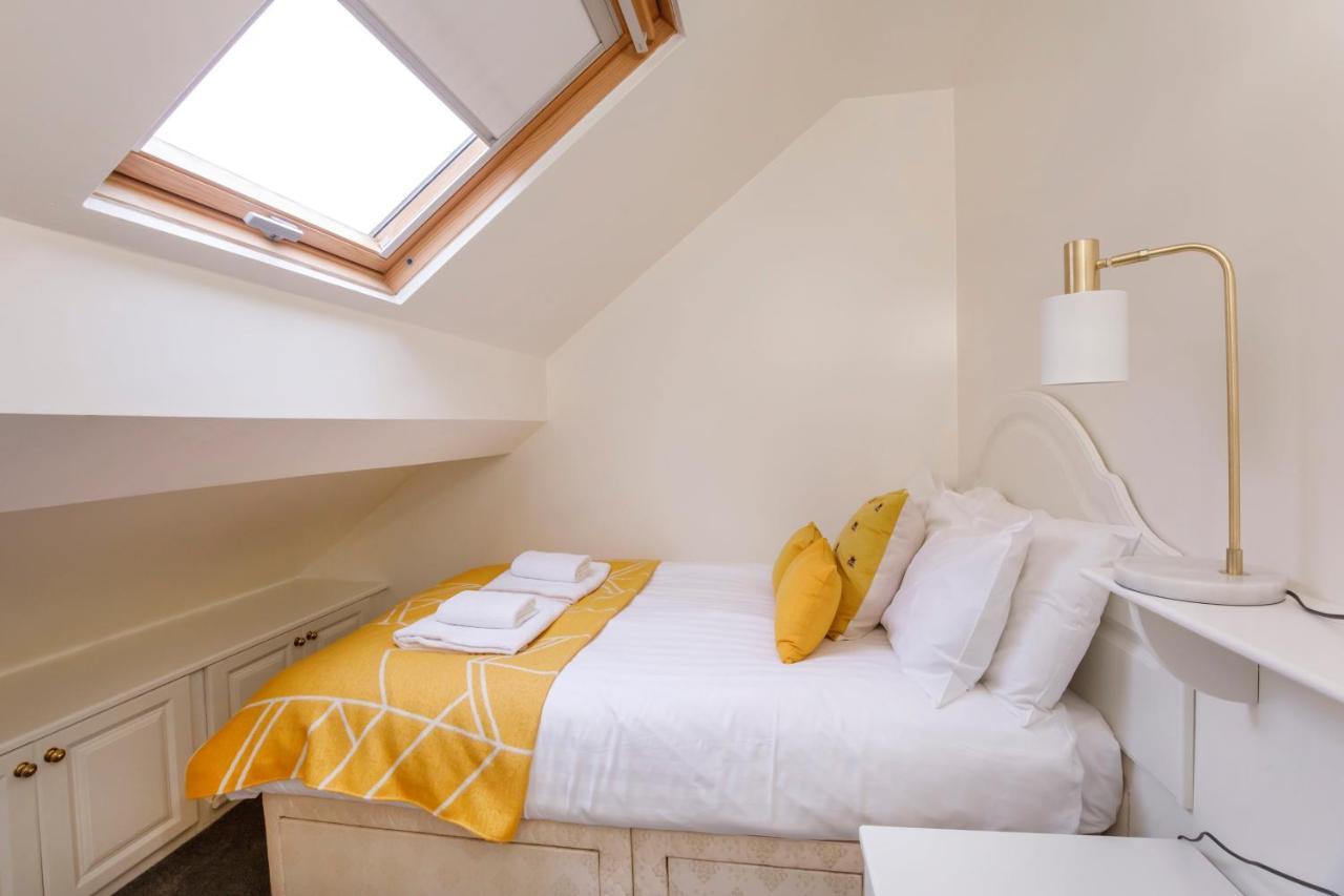 Shambles In The Centre Of York, Sleeps 16 *