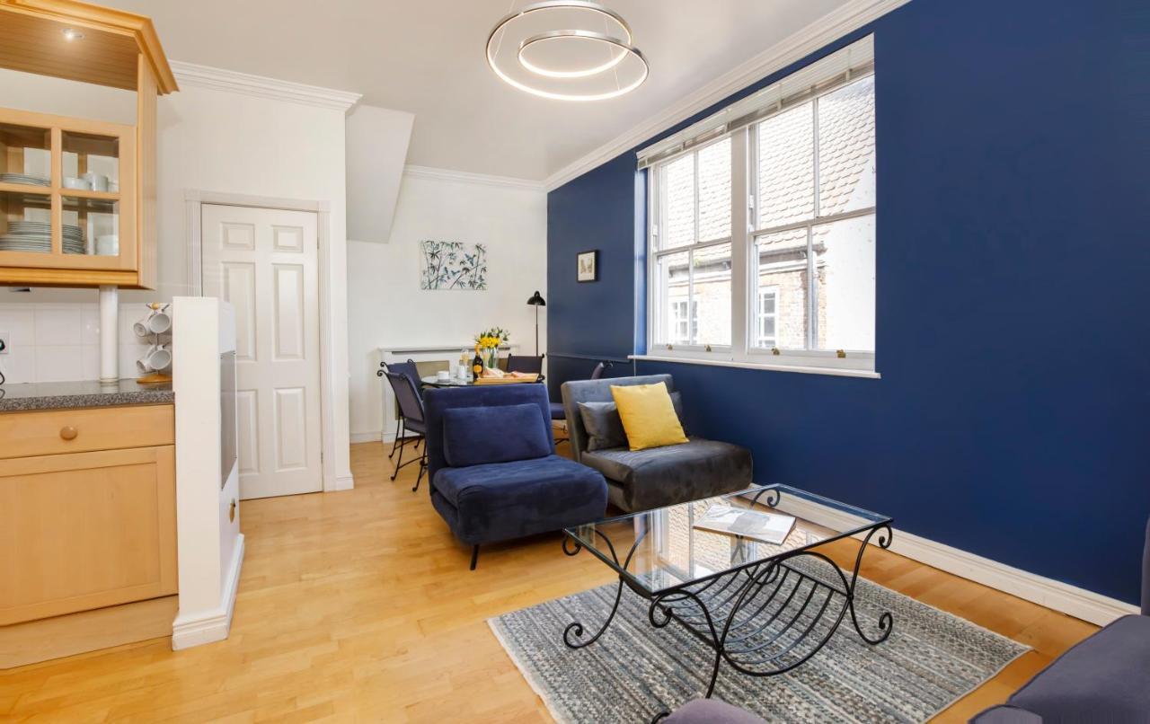 Shambles In The Centre Of York, Sleeps 16 Apartment *