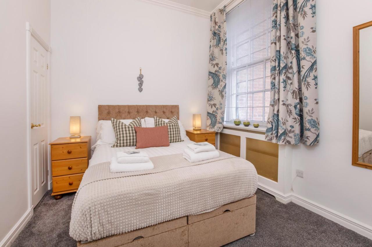 Shambles In The Centre Of York, Sleeps 16 York
