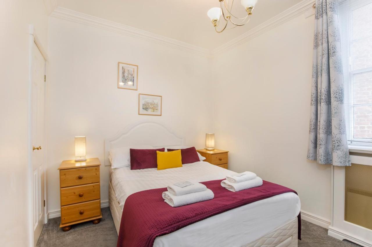 Shambles In The Centre Of York, Sleeps 16 Apartment York